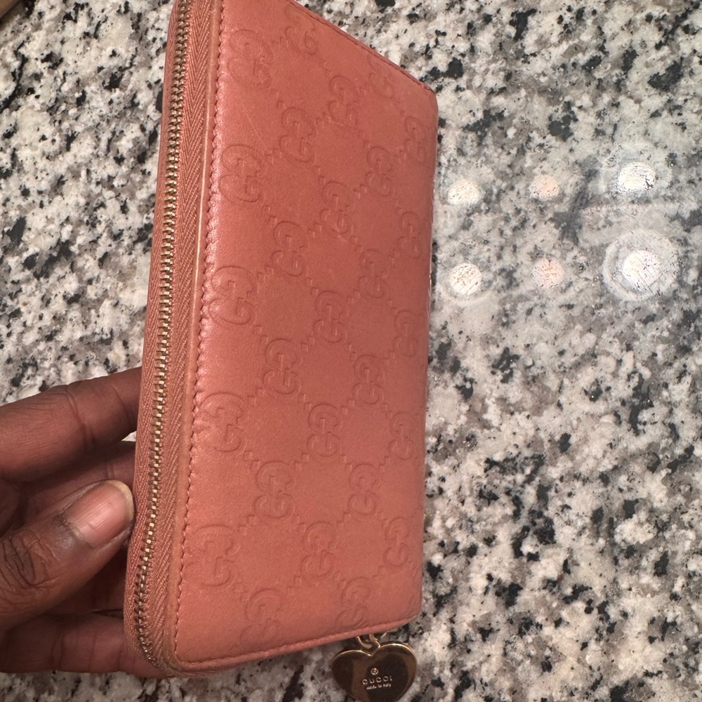 Coral Gucci Zippy